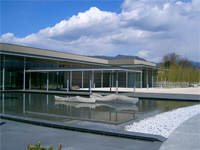 �R������������